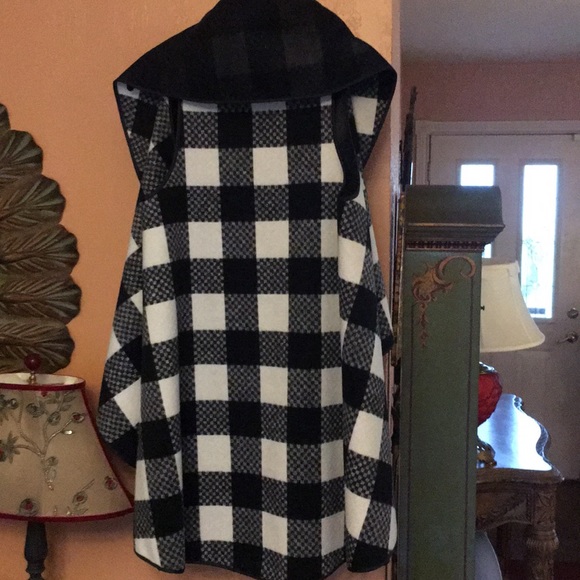 Vest - Picture 2 of 3